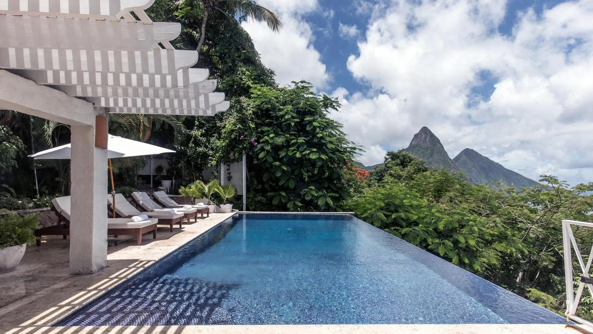 Bananaquit House - Soufriere Villa